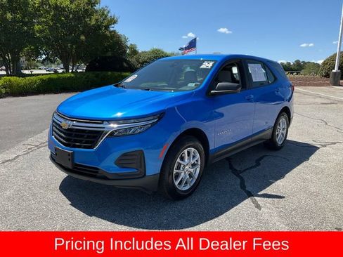 Used 2024 Chevrolet Equinox LS w/ Driver Confidence II Package AWD/4WD image 1