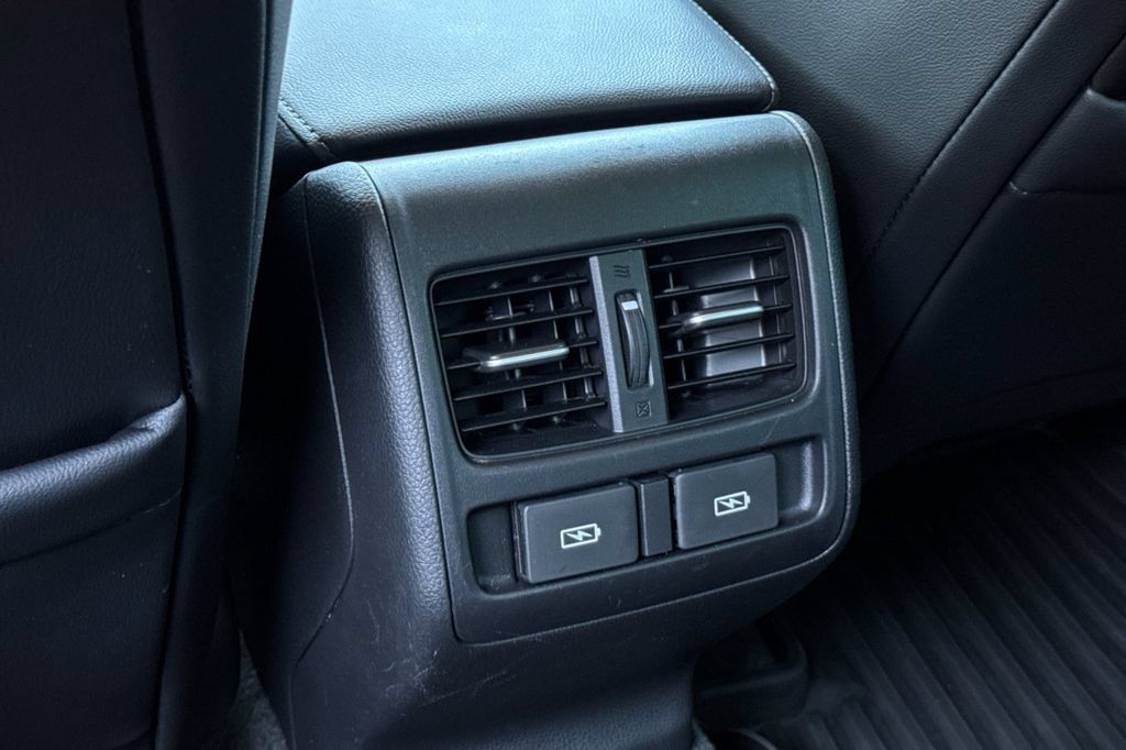 Used 2022 Honda Accord Touring image 14