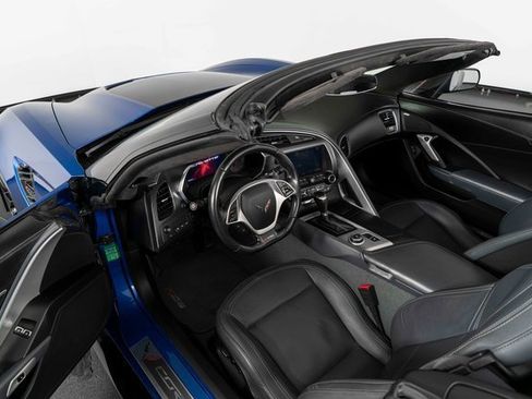 Used 2015 Chevrolet Corvette Z06 w/ 3LZ Preferred Equipment Group image 16