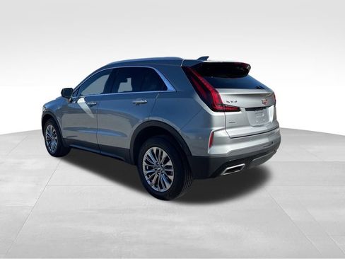 Used 2024 Cadillac XT4 Premium Luxury image 7