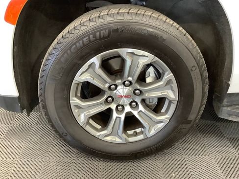 Used 2022 GMC Yukon XL SLE w/ Max Trailering Package AWD/4WD image 3