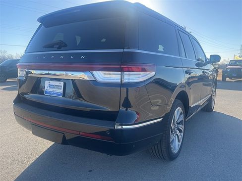 Used 2022 Lincoln Navigator Reserve image 5