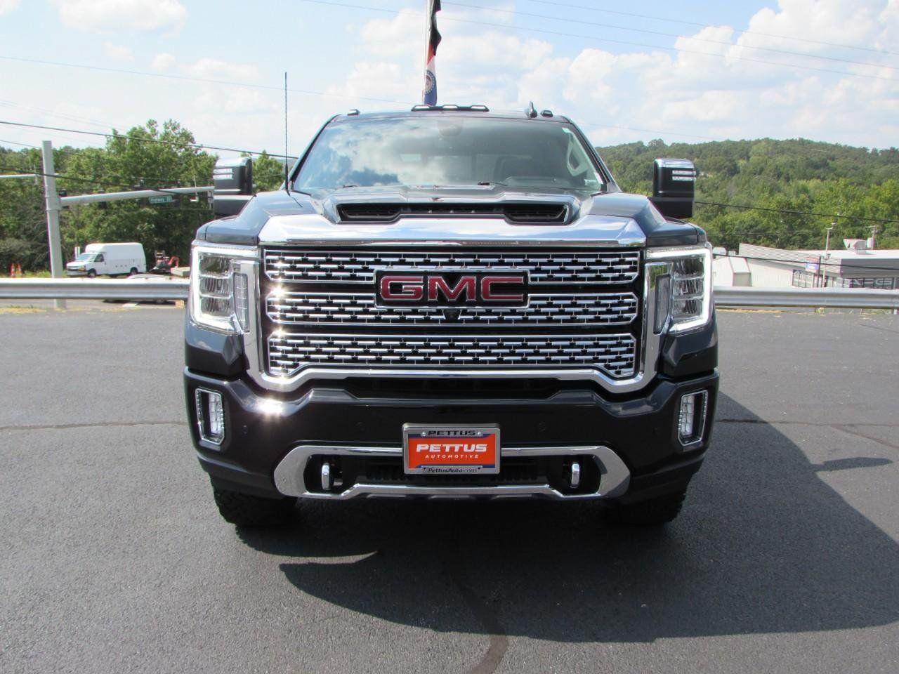 Used 2023 GMC Sierra 3500 Denali w/ Denali Black Diamond Edition AWD/4WD image 2