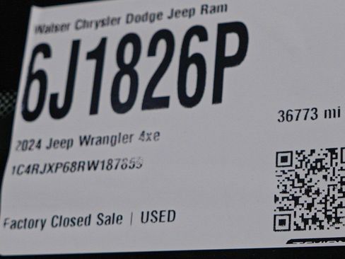 Used 2024 Jeep Wrangler Unlimited Sahara w/ Technology Group AWD/4WD image 29