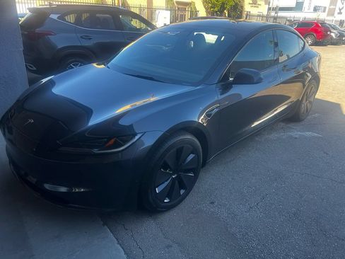 Used 2025 Tesla Model 3 RWD image 2
