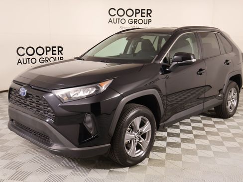 Used 2022 Toyota RAV4 LE image 9