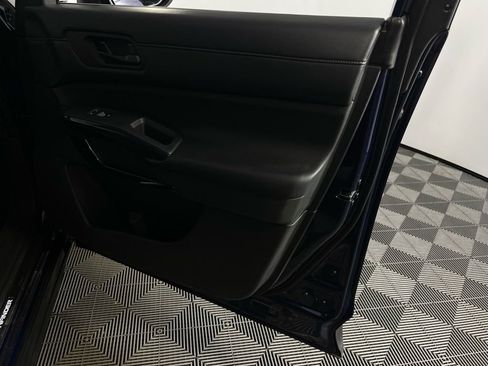 Used 2024 Nissan Pathfinder SV w/ Lighting Package (N92) image 32