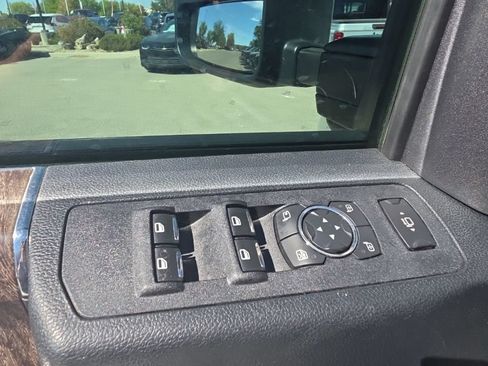 Used 2018 Ford F250 Lariat w/ Lariat Ultimate Package AWD/4WD image 12