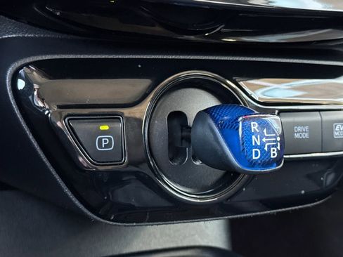 Used 2022 Toyota Prius LE image 19