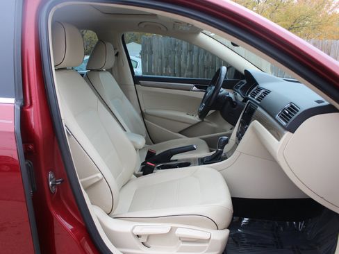 Used 2017 Volkswagen Passat 1.8T SE image 38