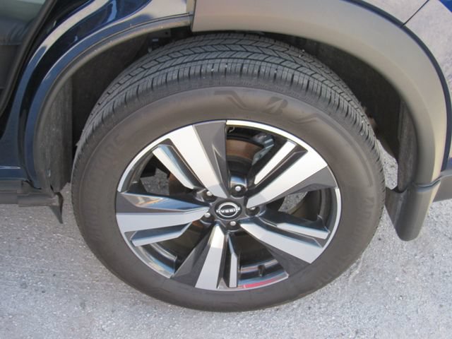 Certified 2025 Nissan Rogue SL FWD image 15