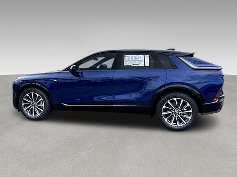 New 2025 Cadillac Lyriq Sport w/ LPO, Floor Liner Package image 28