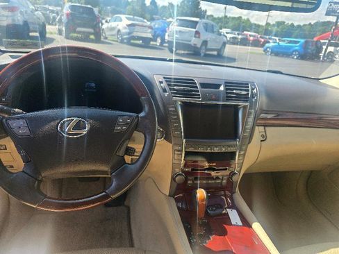 Used 2007 Lexus LS 460 RWD image 8
