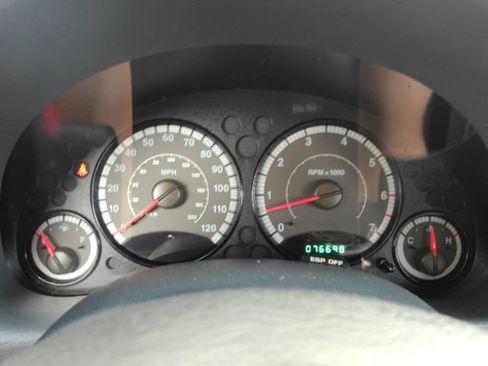 Used 2006 Jeep Liberty Sport RWD image 31