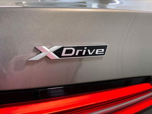 Used 2024 BMW 540i xDrive AWD/4WD image 9