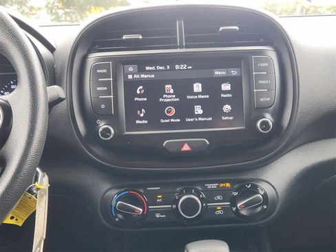 Certified 2022 Kia Soul LX w/ Technology Package image 17