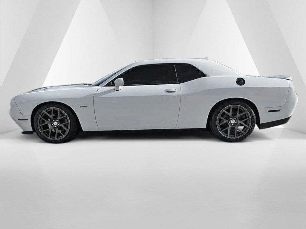 Used 2016 Dodge Challenger R/T Plus RWD image 5