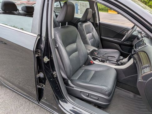 Used 2017 Honda Accord EX-L image 23