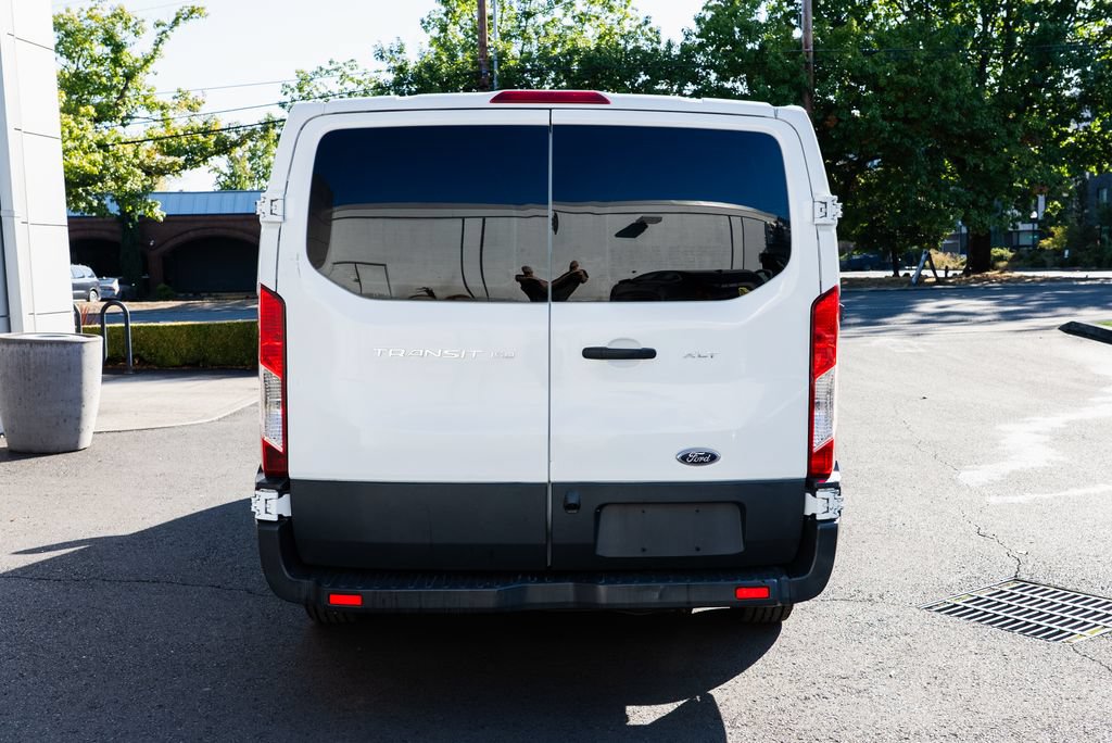 Used 2015 Ford Transit 150 XLT RWD image 5