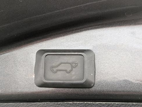Used 2013 Toyota RAV4 Limited AWD/4WD image 13