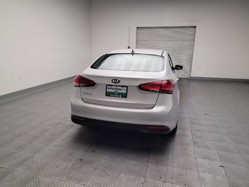Used 2017 Kia Forte LX FWD image 7