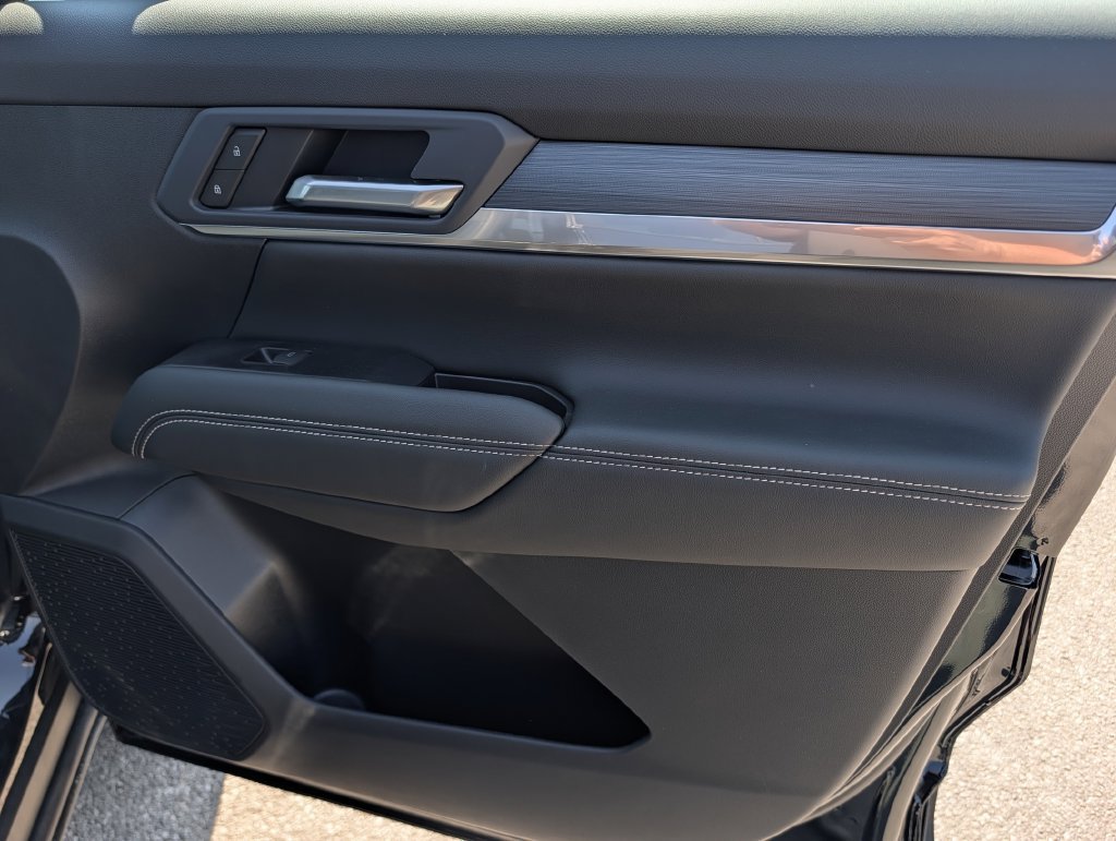 New 2027 GMC Terrain Elevation w/ Elevation Premium Package FWD image 33