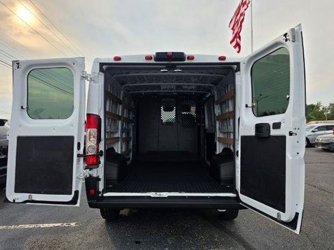 Used 2025 RAM ProMaster 2500 w/ U-Haul Equipment Group FWD image 35