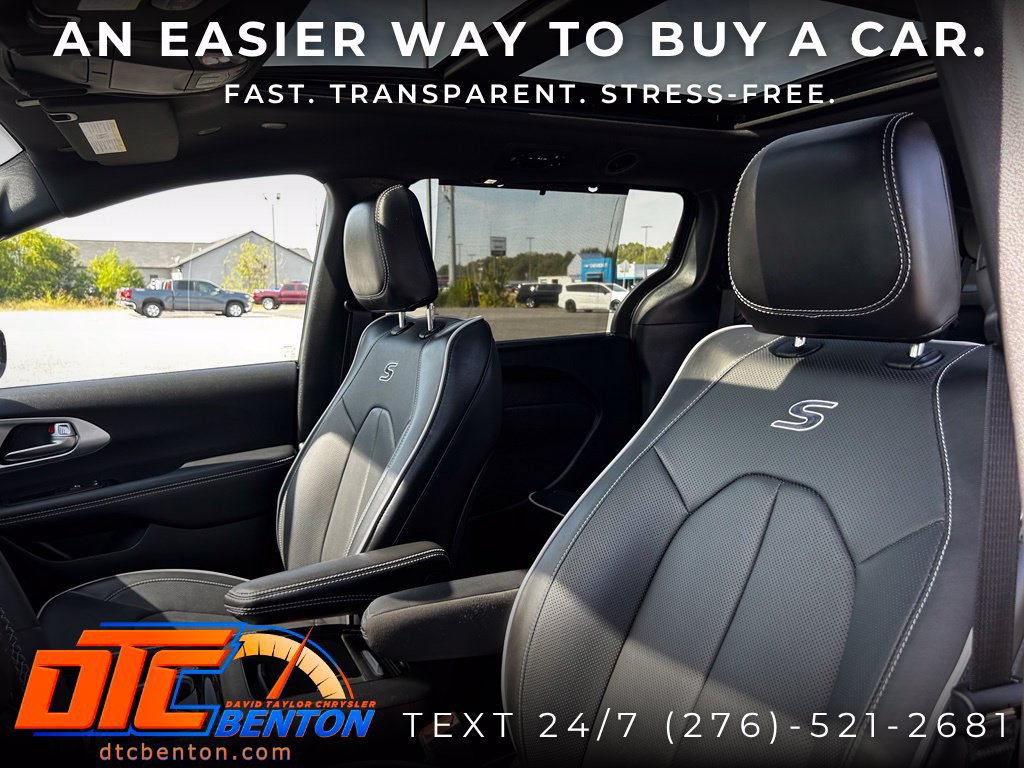 Used 2025 Chrysler Pacifica Limited AWD/4WD image 9