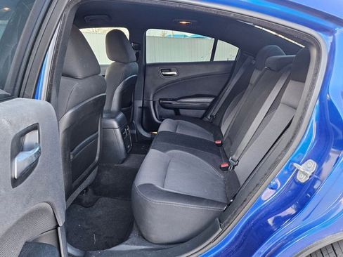 Used 2018 Dodge Charger SXT w/ Blacktop Package image 18