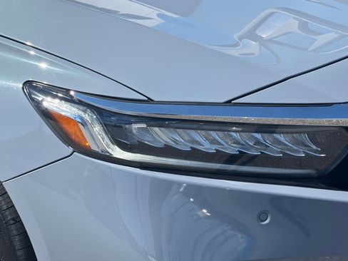 Used 2021 Honda Accord Touring image 11