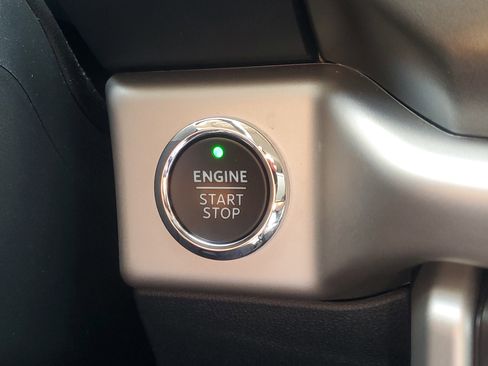 Used 2023 Ford Expedition XLT image 31