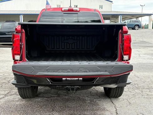 Used 2025 Chevrolet Colorado Trail Boss AWD/4WD image 25