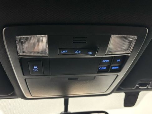 Used 2016 Toyota Tacoma Limited w/ Towing Package image 33