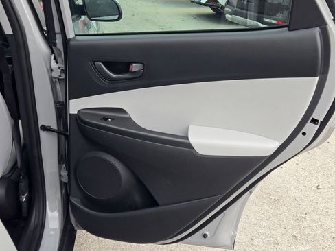 Certified 2022 Hyundai Kona SE image 11