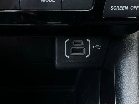 Used 2025 Jeep Compass Latitude image 25