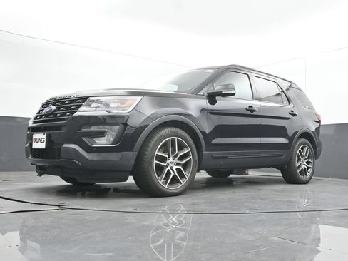 Used 2017 Ford Explorer Sport AWD/4WD image 27