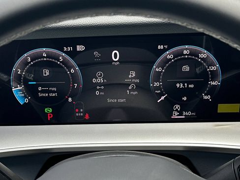 New 2026 Volkswagen Tiguan SE FWD image 22