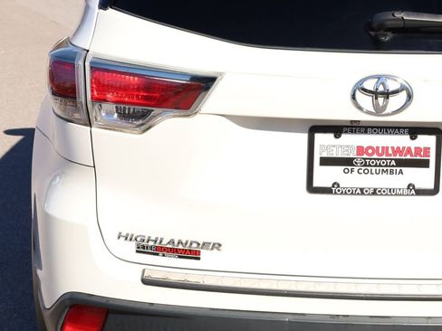 Used 2016 Toyota Highlander XLE image 18