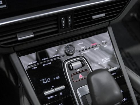 Used 2020 Porsche Cayenne Turbo image 25