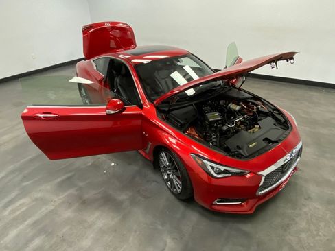 Used 2017 INFINITI Q60 Red Sport 400 image 47