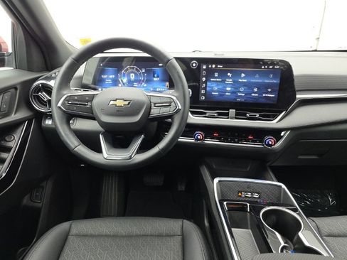 Used 2025 Chevrolet Equinox LT w/ Convenience Package II AWD/4WD image 17