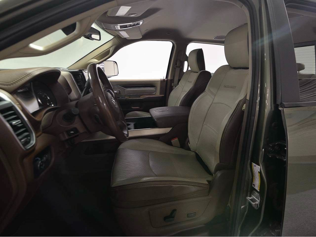 Used 2020 RAM 2500 Laramie AWD/4WD image 10