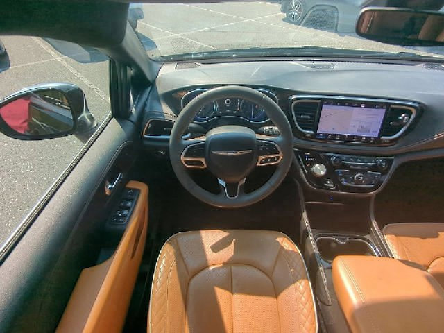 Used 2022 Chrysler Pacifica Pinnacle AWD/4WD image 39