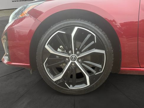 Used 2024 Nissan Altima 2.5 SR image 14