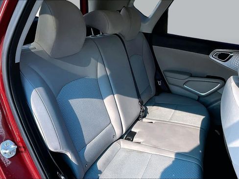 Used 2020 Kia Soul LX FWD image 16