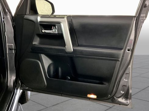 Used 2021 Toyota 4Runner Limited AWD/4WD image 42