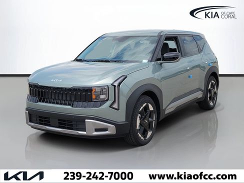 New 2027 Kia Seltos S FWD image 3