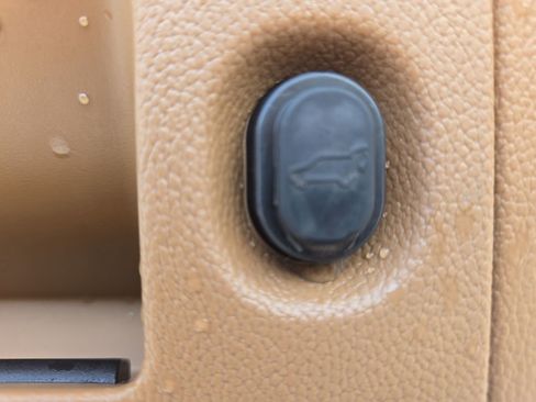 Used 2015 Cadillac Escalade Platinum image 42