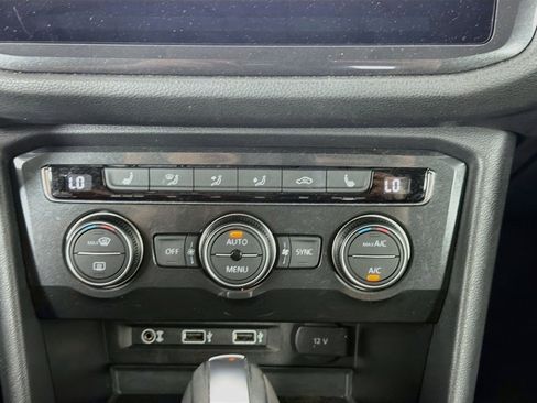 Used 2018 Volkswagen Tiguan SEL FWD image 24