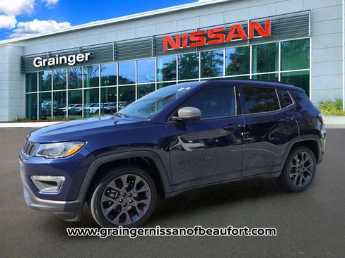 Used 2021 Jeep Compass Latitude w/ Driver Assistance Group FWD image 2